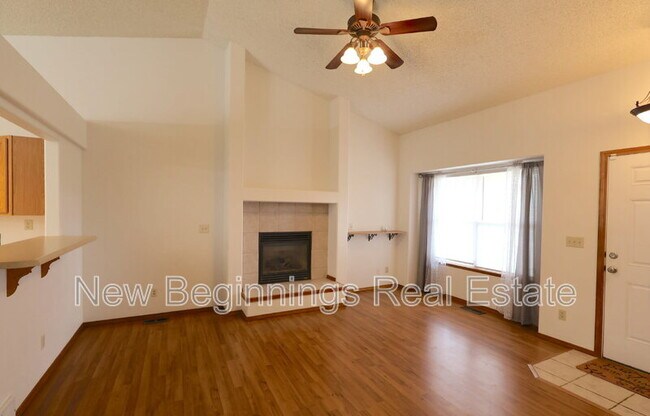 Building Photo - 5999 Pioneer Mesa Dr
