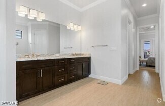 Building Photo - 1431 SW 40th Terrace