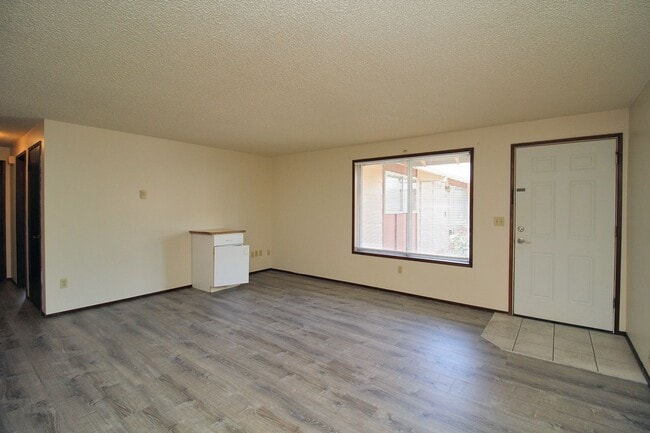 Building Photo - 2639-2639 SE 119th Ave