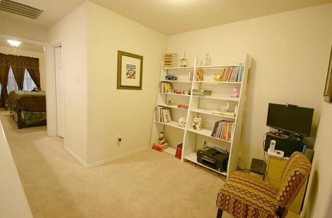 Building Photo - 6414 Haywards Crossing S Cir
