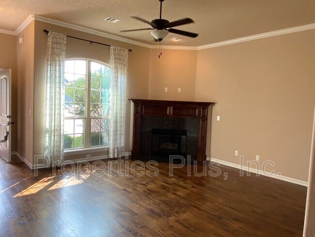 Building Photo - 10720 Masters Cir