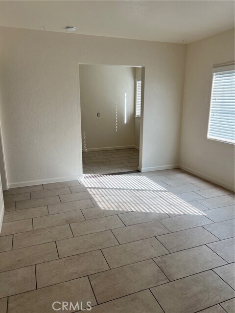 Foto del edificio - 635 W 17th St