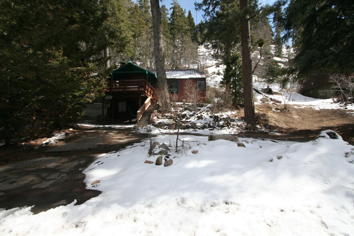 Primary Photo - 1007 Knickerbocker Rd