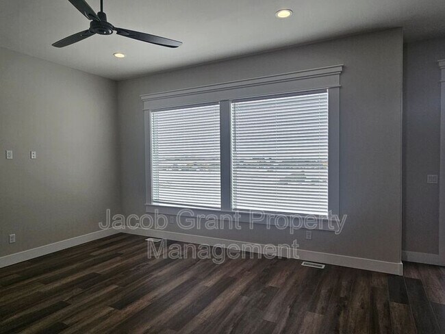 Foto del edificio - 6856 S 9th W