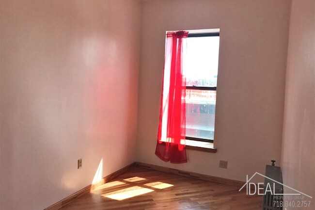 Building Photo - Basic 1 Bedroom Apartment on Fulton Street