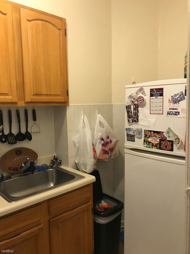 Foto del edificio - 1 br, 1 bath  - 3214 46th St