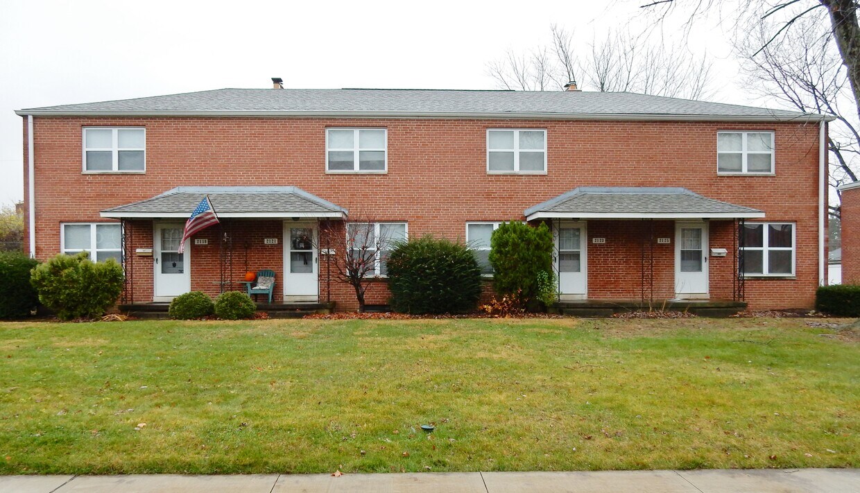 2119 Ridgeview Rd, Upper Arlington, OH 43221 Townhome Rentals in
