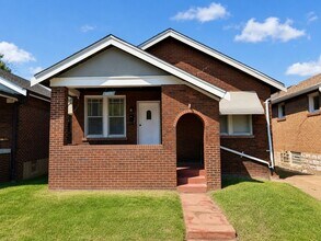 Building Photo - 5837 Hampton Ave