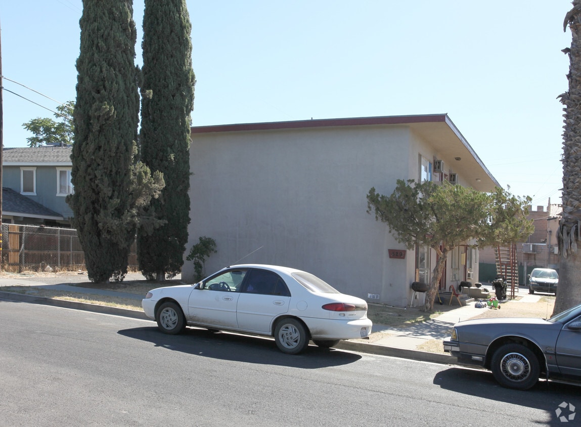 Primary Photo - Palms Apartments
