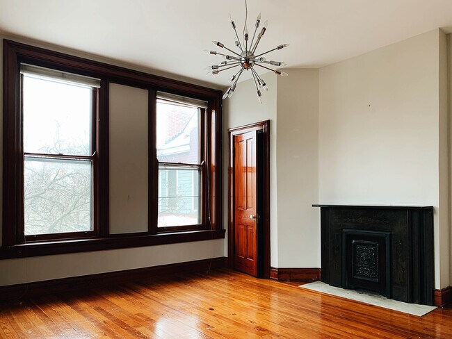 Building Photo - 6 Bella Vista Pl