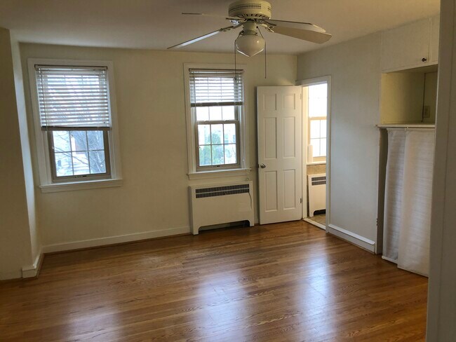 Foto del edificio - 246 Stoneway Ln