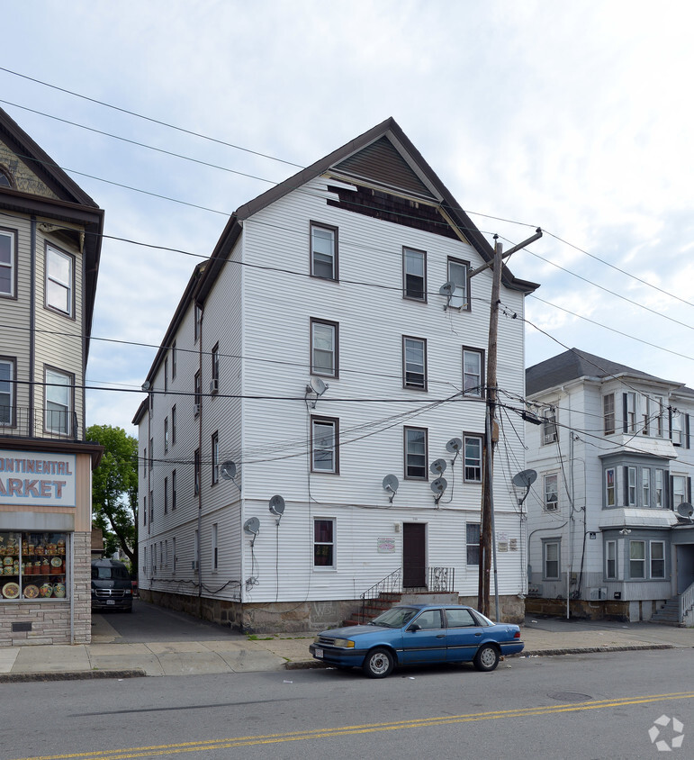 239 Sawyer St, New Bedford, MA 02746 - Apartments in New Bedford, MA ...