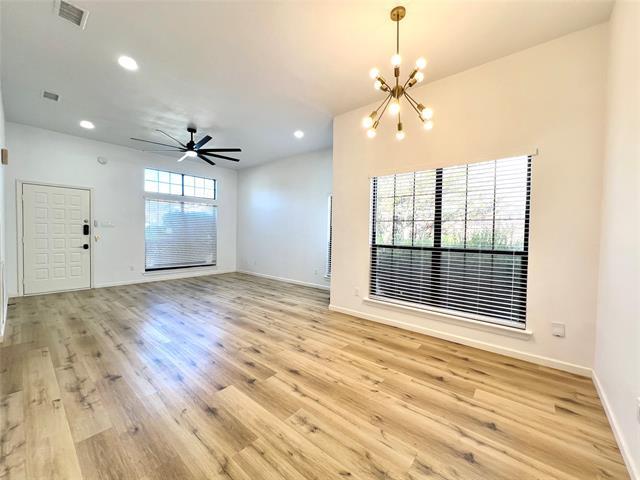 Foto del edificio - 2205 Summit Dr