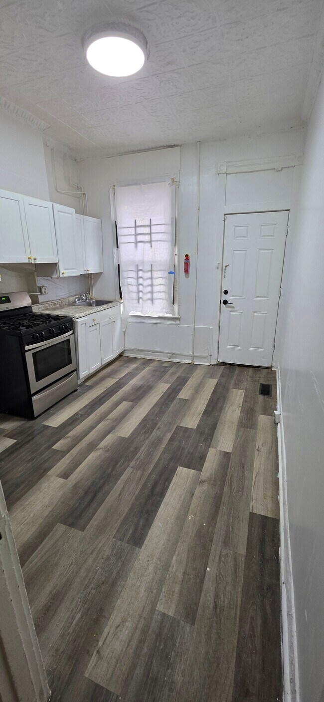 Foto del edificio - 2920 Parkwood Ave