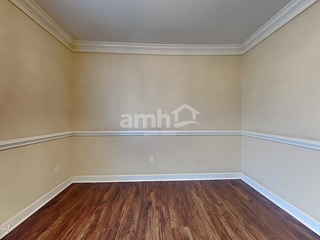 Building Photo - 817 Winterside Ln