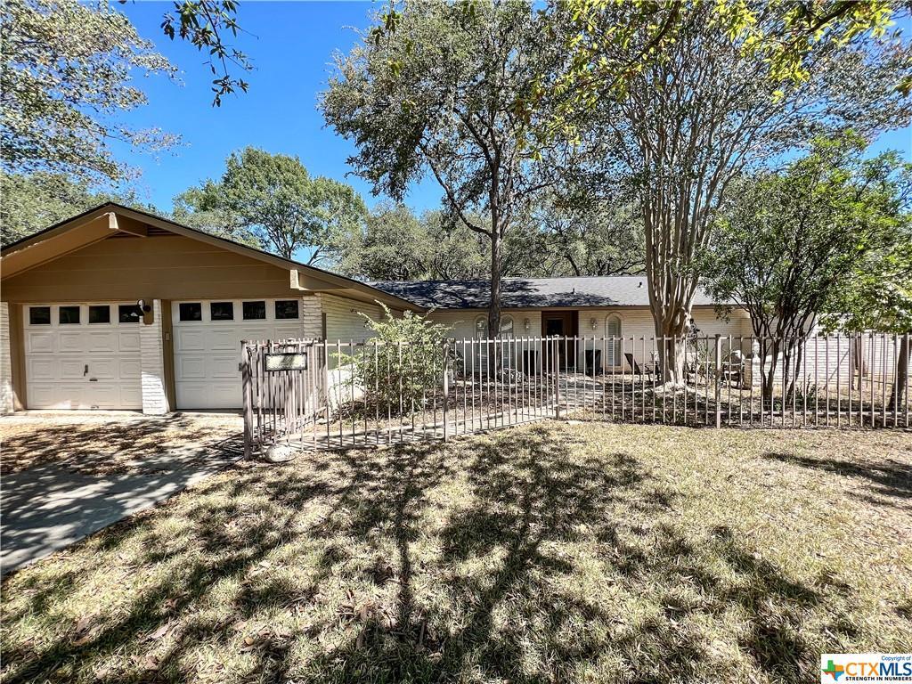 Primary Photo - 250 Oakwood Blvd