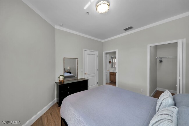 Foto del edificio - 13225 Silver Thorn Loop