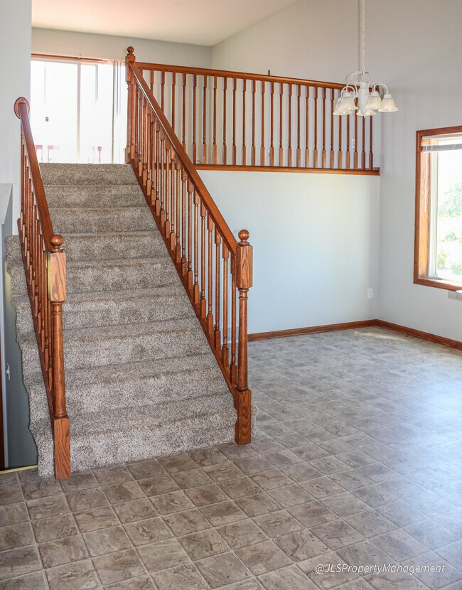 Área de comedor - 436 23rd Ave N