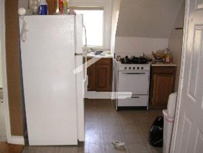 Foto del edificio - amazing 6 Bed 2.5 Bath available 3/1