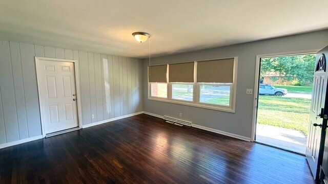 Building Photo - LAWRENCE 4 BEDROOM W/BASEMENT RECENTLY UPDATED!  AVAILABLE NOW!