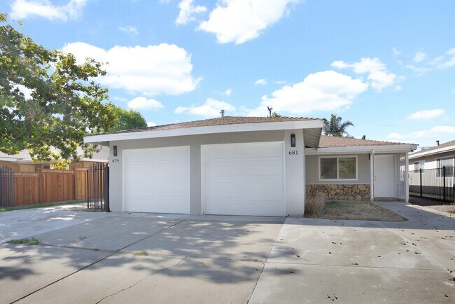 Building Photo - 681 Pinto Dr