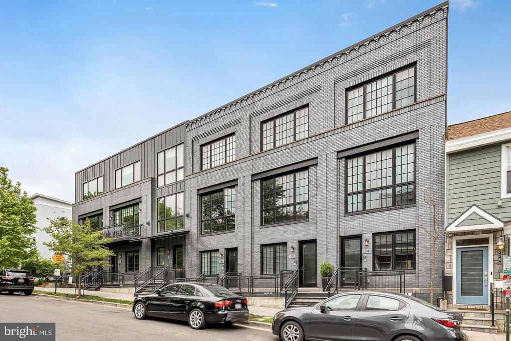 Foto principal - 774 Girard St NW
