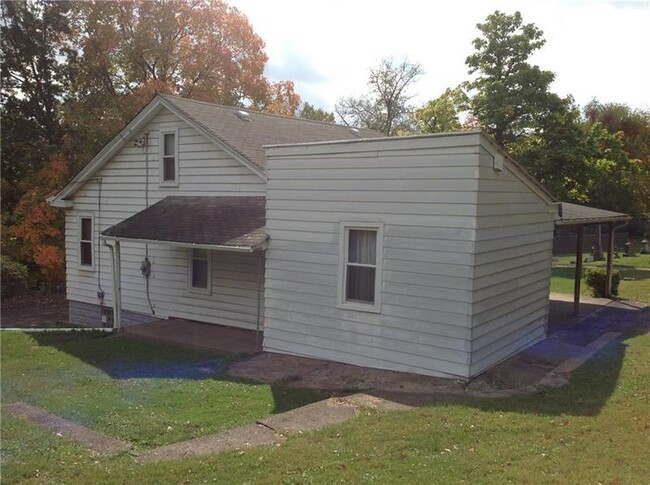 Building Photo - 790 Stewart Ave