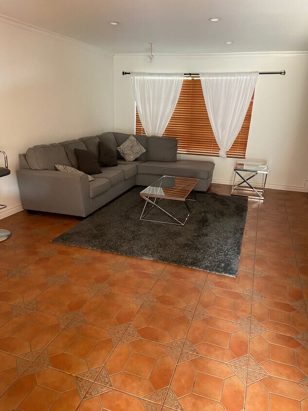 Living Room - 19050 Kittridge St