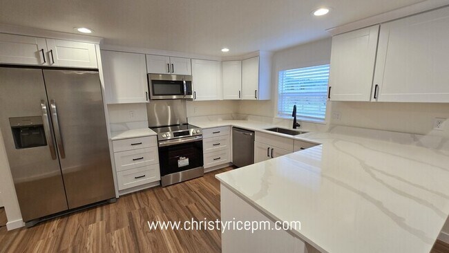 Foto del edificio - 31721 W Commercial St