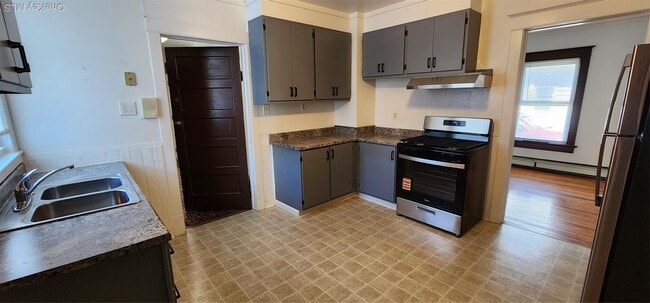 Building Photo - 20 Delaware St