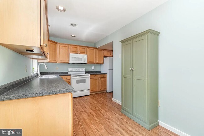 Building Photo - 109 Hunters Ridge Dr