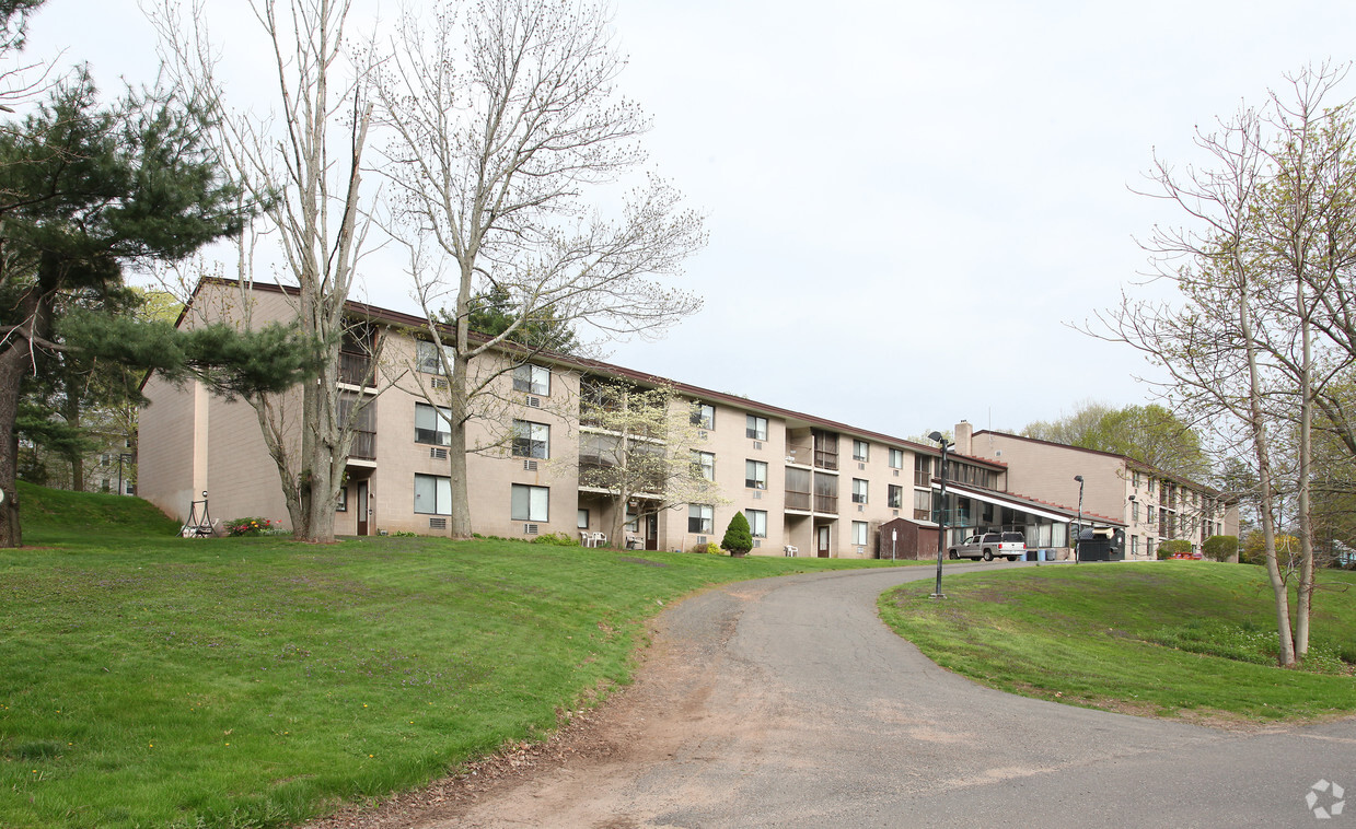 Building Photo - Pond View Apartments