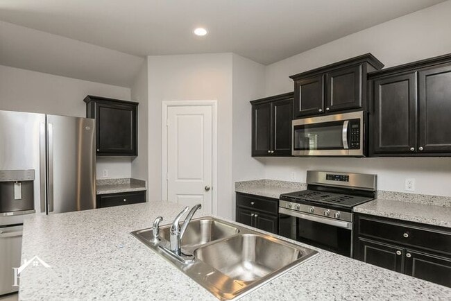 Foto del edificio - 16428 Marinette Ct