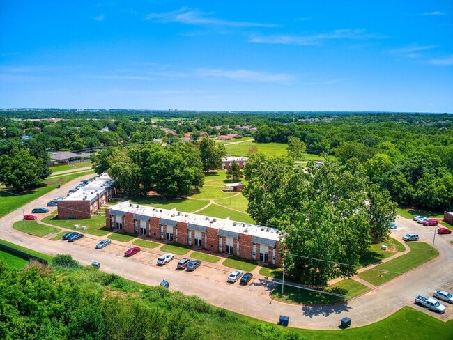 Photo - Cedar Oaks Apartments