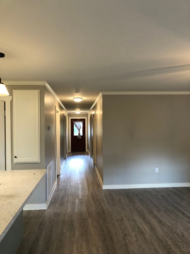 Building Photo - 220 Wren Loop