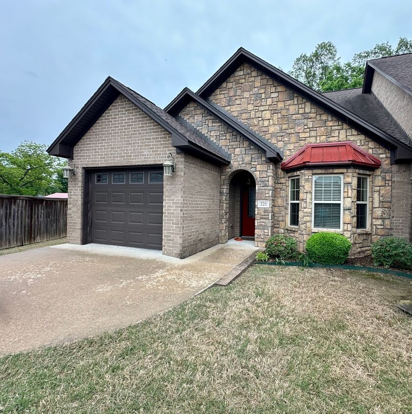 Primary Photo - Cobblestone Court Condos