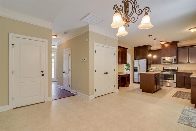 Foto del edificio - Home For Rent - 404 Keesaw Glenn Grovetown...