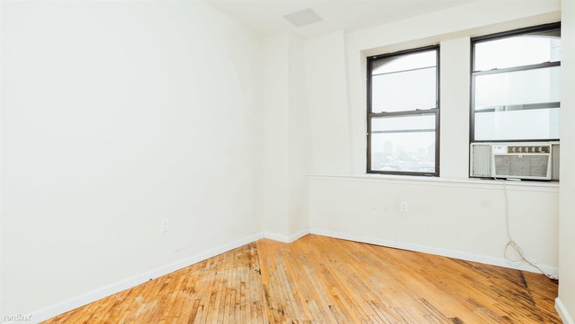 Building Photo - 2 br, 1 bath Apartment - 56 S 11th St