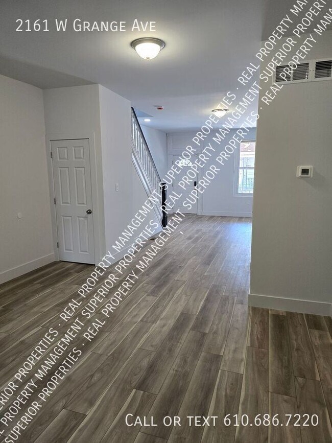 Foto del edificio - 2161 W Grange Ave