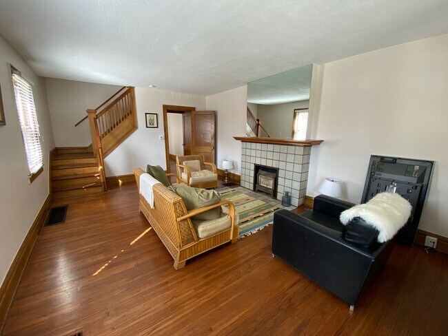 Building Photo - W Patterson Ave 72-74 NLLS