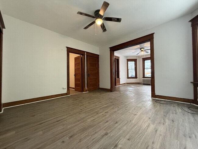 Foto del edificio - 34 Besch Ave