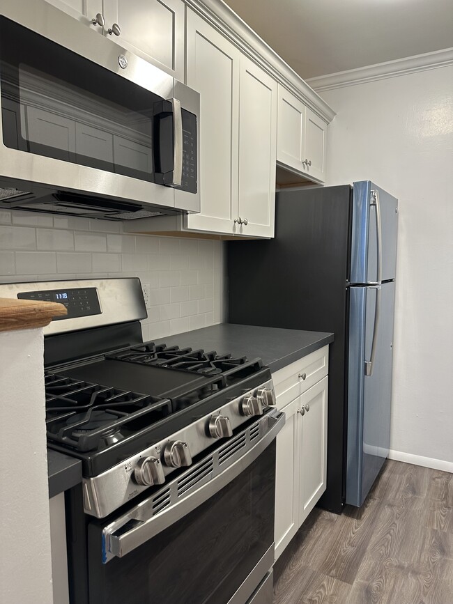 Kitchen - 2.5 Rm, 1 Bd, 1Ba - Museum Commons