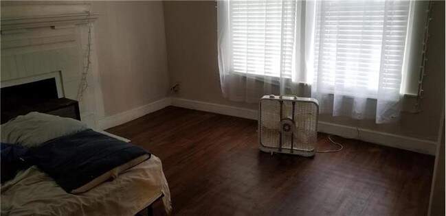 Foto del edificio - 706 W 32nd St