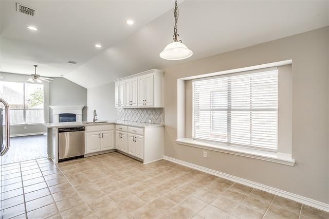 Foto del edificio - 2692 Lake Ridge Dr
