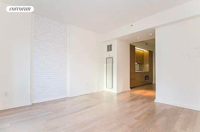 Building Photo - 340 E 23rd St