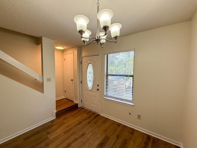 Building Photo - Pet Friendly & Completely remodeled 2 bedroom 1.5 bath townhouse available for rent!