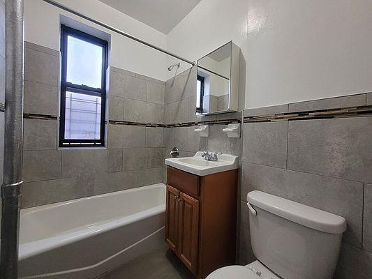 Foto del edificio - 1 bedroom in BRONX NY 10468