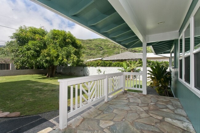 Foto del edificio - Fully Renovated 4BD in Kuli'ou'ou Valley, Garage-Driveway, Spacious Yard, and Work Shed PETS ALLOWED