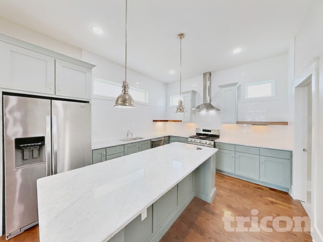 Building Photo - 1212 Hillwood Private Cove