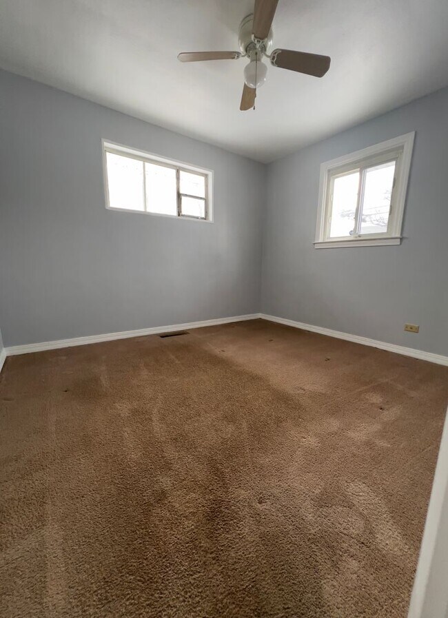 Foto del edificio - New House For Rent, Must SEE $1500.00